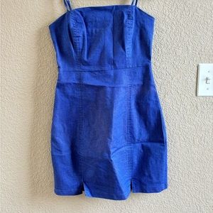 Amazing blue dress with straight top and flattering bottom